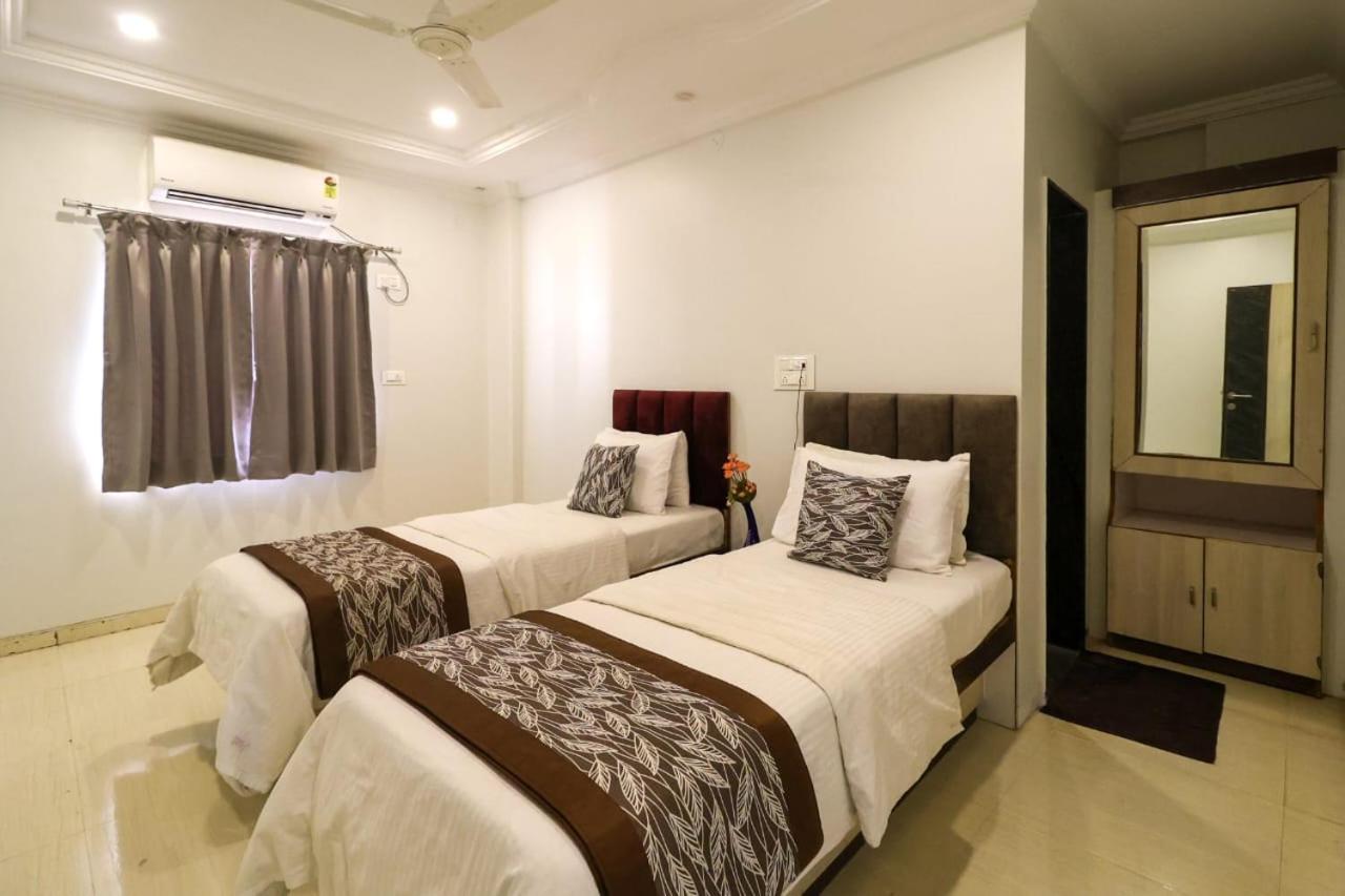 Hotel Jeet Paradise Phaltan Exterior photo