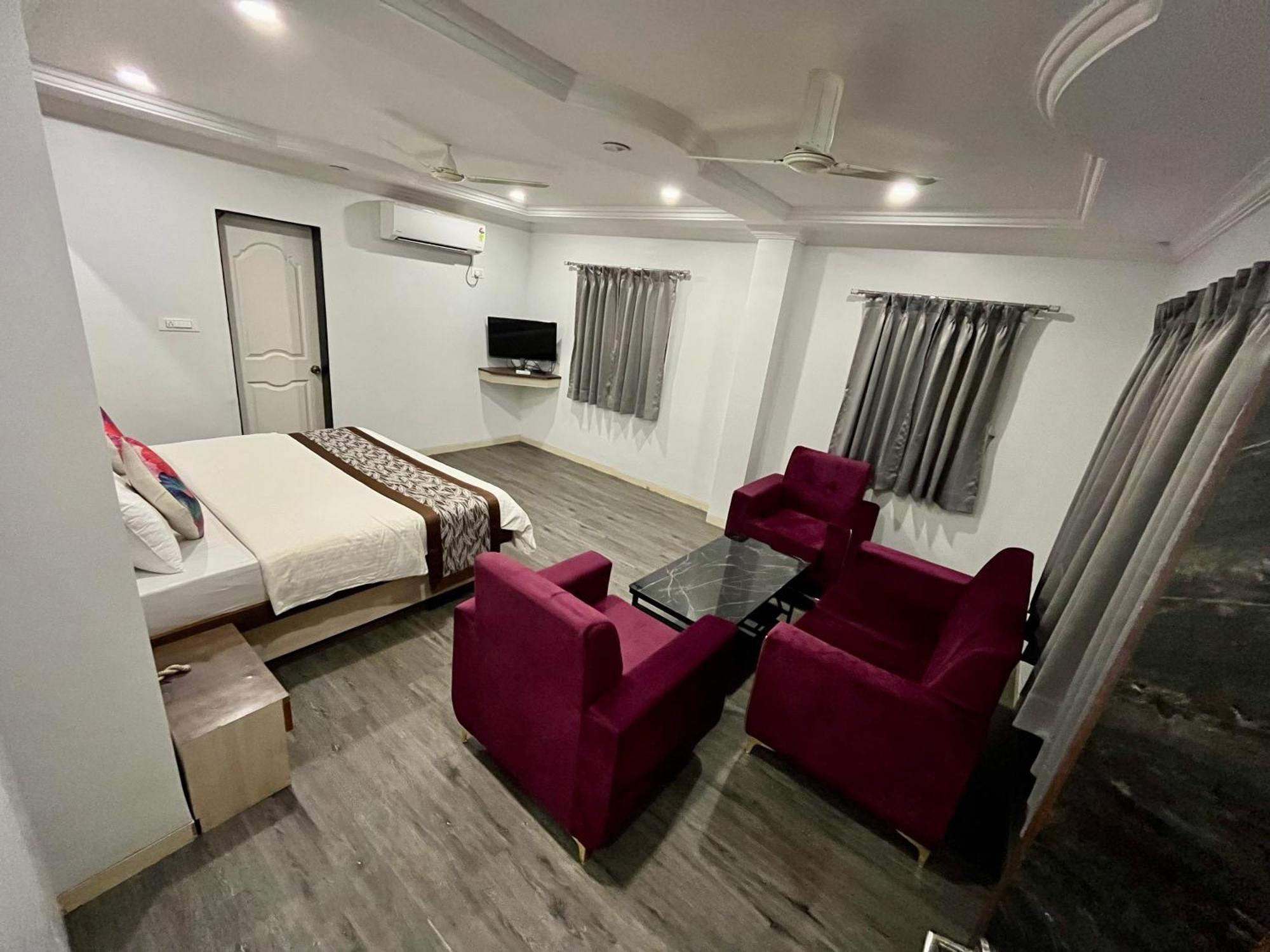 Hotel Jeet Paradise Phaltan Exterior photo