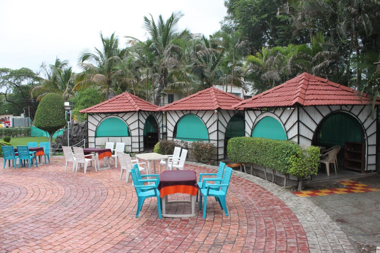 Hotel Jeet Paradise Phaltan Exterior photo